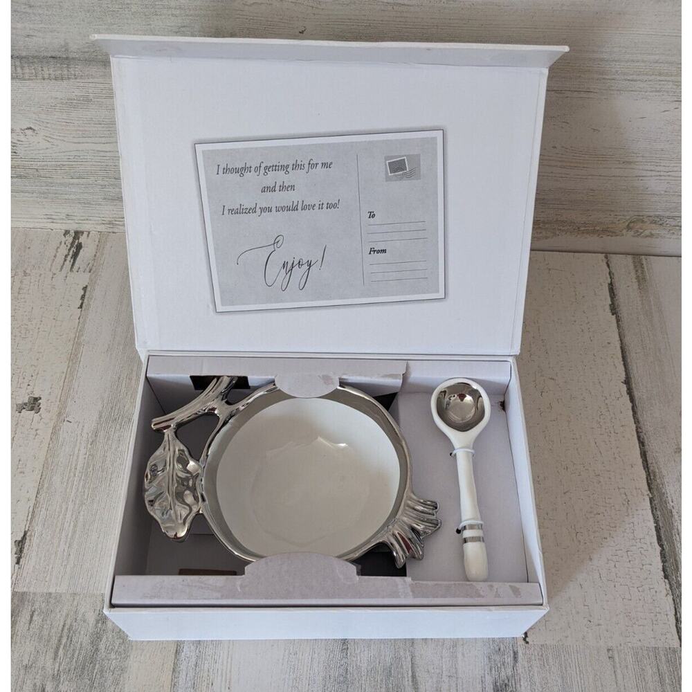 Pampa Bay The Pomegranate Set Its Porcelain Silver Titanium Accents Bowl Spoon